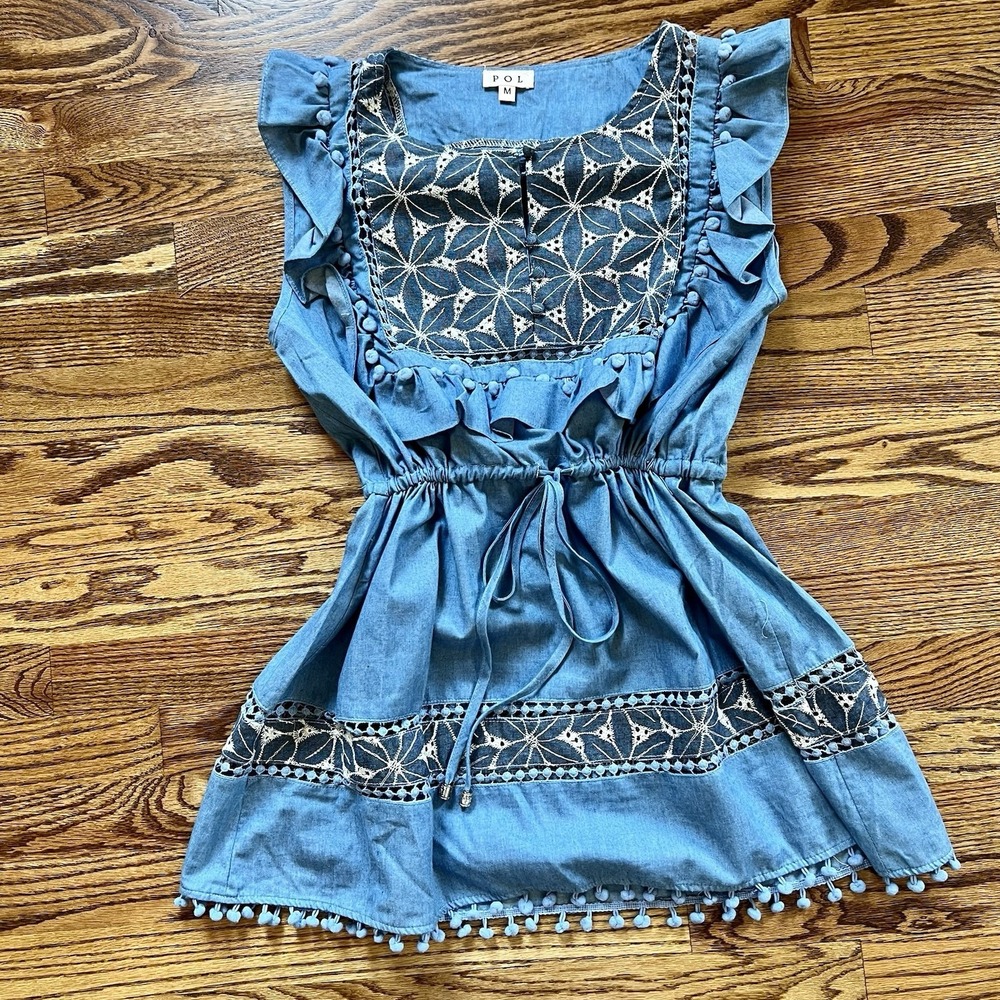 POL Chambray Sleeveless Tunic Embroidered Top Pom-Pom Trim 100% Cotton SZ M